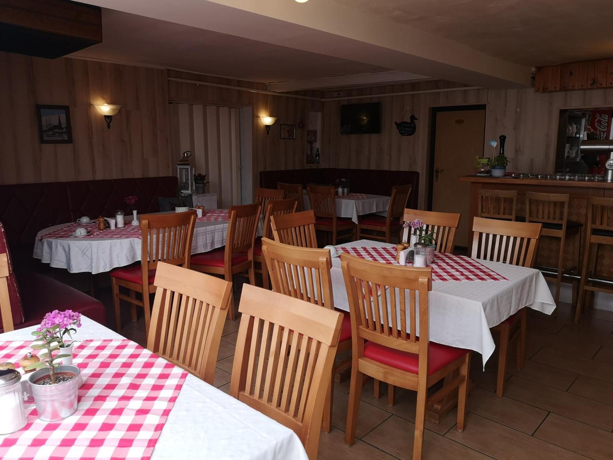 Uschi'S Gasthof Neuendorf  Esterno foto